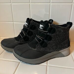 Sorel Out and About - Charcoal and Black Winter Boots